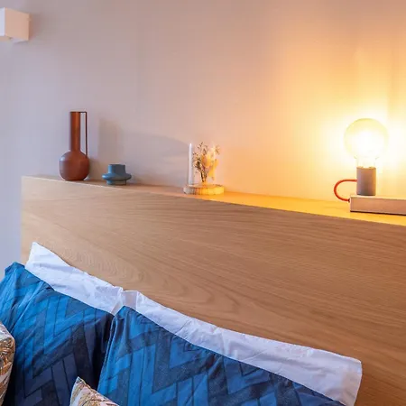 A Window To - In The Heart Of The City Apartment *