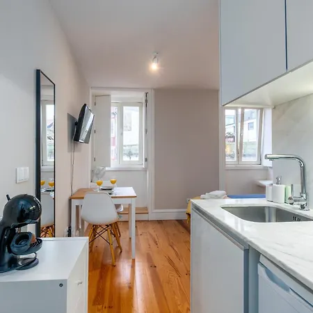 Apartment A Window To - In The Heart Of The City